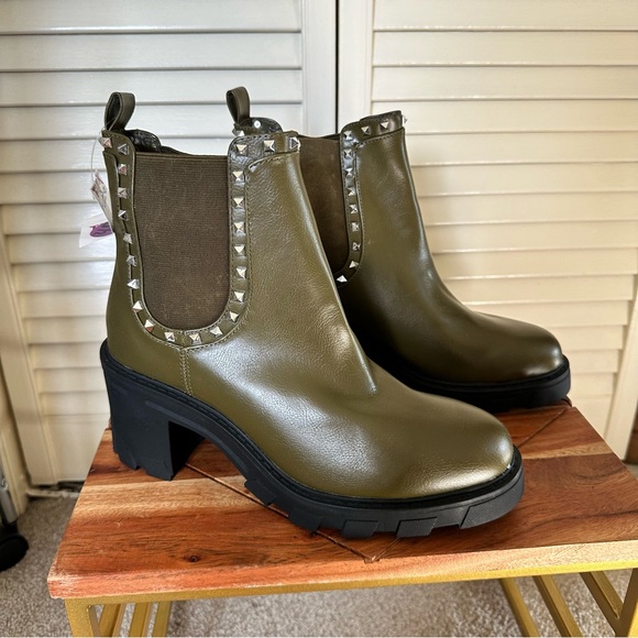 BCBG generation hunter green Studded heeled boots - Picture 2 of 6